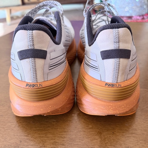 SAUCONY RUNNING SHOES. (SIZE 12) - Picture 6 of 11